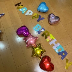 バルーンや誕生日オーナメントなど色々の画像