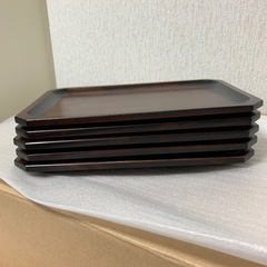 お盆のような器の画像