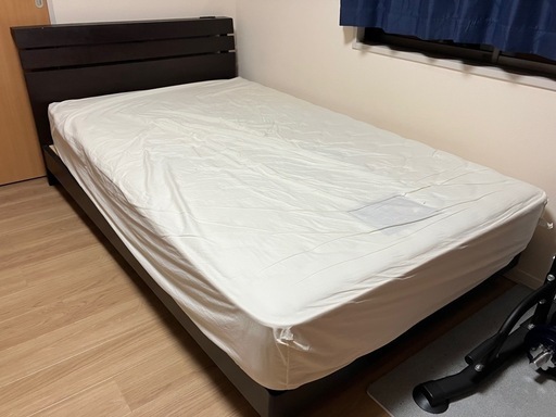 セミダブルベッド