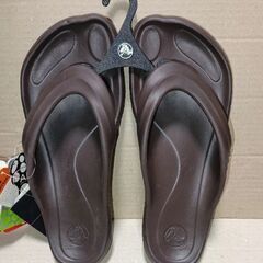 新品 クロックス サンダル M7 26cm向け ブラウンの画像