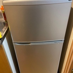 冷蔵庫 AQR-111E