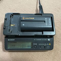 ＳＯＮＹ ハンディーカム用ＡＣチャージャー　ＡＣ－Ｖ７００の画像
