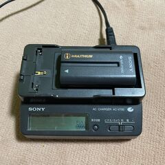 ＳＯＮＹ ハンディーカム用ＡＣチャージャー　ＡＣ－Ｖ７００の画像