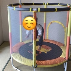 室内トランポリン　ネット付きの画像