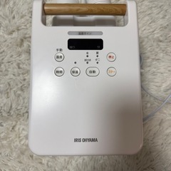 アイリスオーヤマ 布団乾燥機 ふとん乾燥機 布団2組・靴2組対応 ダニ退治 カラリエ 温風機能 マット不要 木目調 ツインノズル メーカー保証付き FK-W2-W ホワイト