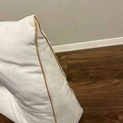 ベッドボード　クッション　背もたれ　三角　muse homeの画像