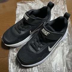 ほぼ未使用　NIKE ナイキ　スニーカー　靴