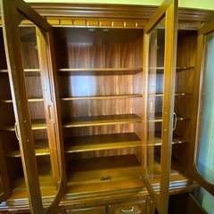 旭川家具　大型食器棚の画像