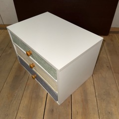 【1114】木製キャビネット 3段引き出し付きの画像