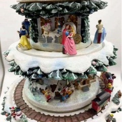 ワンダフルワールド オブ ディズニークリスマスツリー　ディズニー の画像