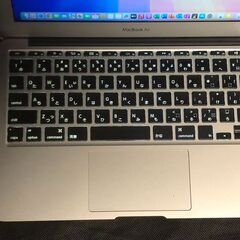 「MacBook Air 11インチ Early 2015　MJVM2J/A」超軽量薄型モバイルノートPC / Core i5搭載 / メモリー4GB / SSD-128GB / Webカメラ / Bluetooth / 無線LAN / MacOS(Sequoia－最新15.5版・Patcher利用）) ＋Office2019＋GarageBand（10.4.8版）の画像