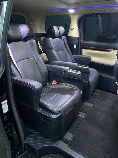 30アルファード、ヴェルファイア  シート２脚