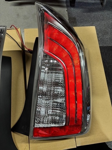 美品　30プリウス後期　 純正　ZVW30 テールランプ　左右セット　点灯OK STANLEY
