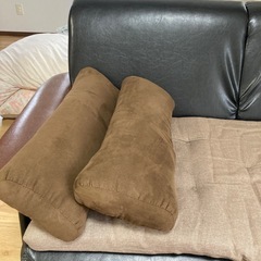 縦長　クッション　焦茶　２つセットの画像