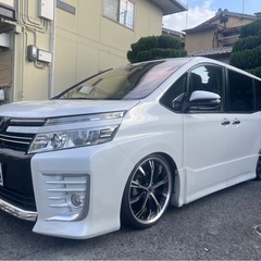 80ヴォクシー前期の画像