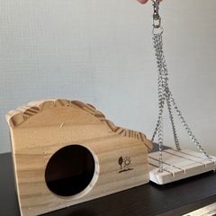 ハムスターのお家【ブランコプレゼントです】の画像