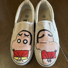 上田市からです。　クレヨンしんちゃんスリッポン