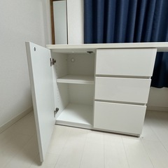 ニトリ　テーブル　収納棚　デスクの画像