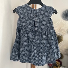 H&M ネイビー花柄ノースリーブワンピース 12-18Mの画像
