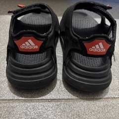 adidasサンダル12cmの画像