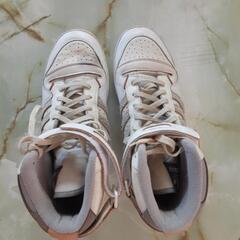 アディダス　adidas　バスケットシューズ　汚れありますがスレは少ない。カッコいいです。29センチ。足の大きな人に。作業用などに。の画像