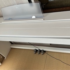 電子ピアノ　priviaの画像