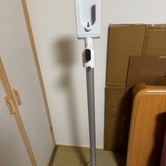 ダイソンsv14難あり君&純正スタンドの画像