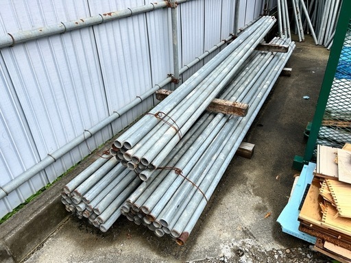 値下げしました。近いうちにスクラップで出します。早めにお願いします。中古　単管パイプ　4m t-2.4  50本