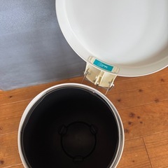 ブラバンシア　brabantia ダストペール　ごみ箱　20L 白の画像