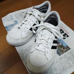 adidas　スニーカー　25.5cm