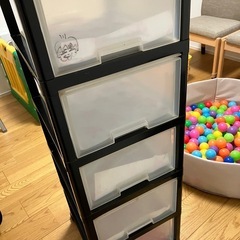 衣装ケースの画像