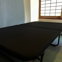 山善　折り畳みベッド セミダブル 黒　購入価格 22,999円の画像