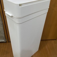 ゴミ箱　スリムタイプの画像