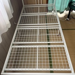 シングルベッドフレーム
