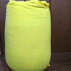  黄色 ヨギボーマックス 