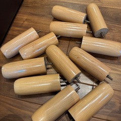 脚付きマットレス2台の画像