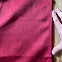 ⭕️赤いカーテン２枚セット★タッセルありの画像