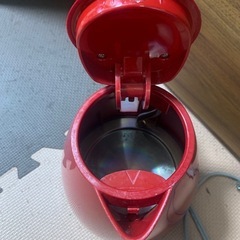 ⭐️値下げ⭐️デロンギ 【DēLonghi】電気ケトル1.0L[KBLA1200JR]の画像