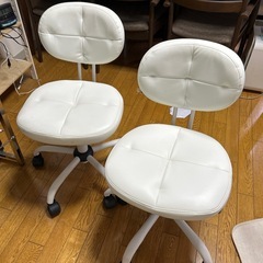 イス2つ