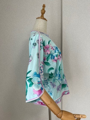 【新品タグ付き】LEONARDレオナール　カットソー　水色　夏服　38