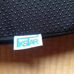 【美品】IKSTAR ヘルスケア座布団 健康クッション  低反発 RoHS安全基準クリアの画像