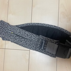 抱っこ紐　グスケット　レオパード