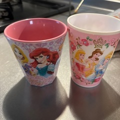 ディズニープリンセスのコップセットの画像