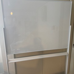 PLUS ホワイトボード 120x90x43cm 5000円　の画像