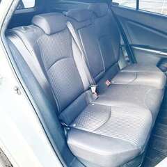 ネオドライブローンの窓口　＃マイネオオートローン　トヨタ　プリウス1.8A E-Four 4WD　　自社ローン　リース　自社分割 債務整理　自己破産　他社お断りされた方の画像