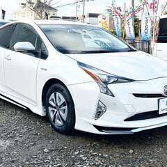 ネオドライブローンの窓口　＃マイネオオートローン　トヨタ　プリウス1.8A E-Four 4WD　　自社ローン　リース　自社分割 債務整理　自己破産　他社お断りされた方の画像