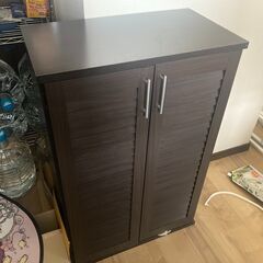 アイリスプラザ シューズボックス 幅60cm 高さ93cm ブラ...