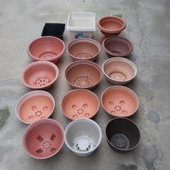ポリ製植木ポット大15個、中古