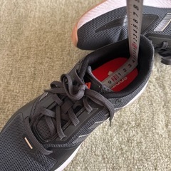 アディダス　ランニングシューズの画像