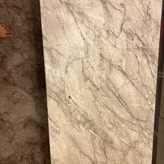 ダイニングテーブル？？の画像